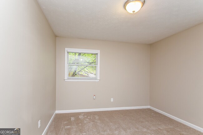 Building Photo - 3940 Scott Dr