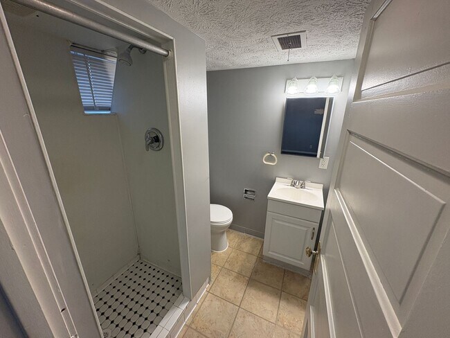 Building Photo - 4145 Randolph St