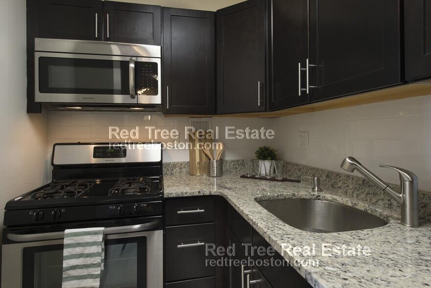 Building Photo - 175 Freeman St