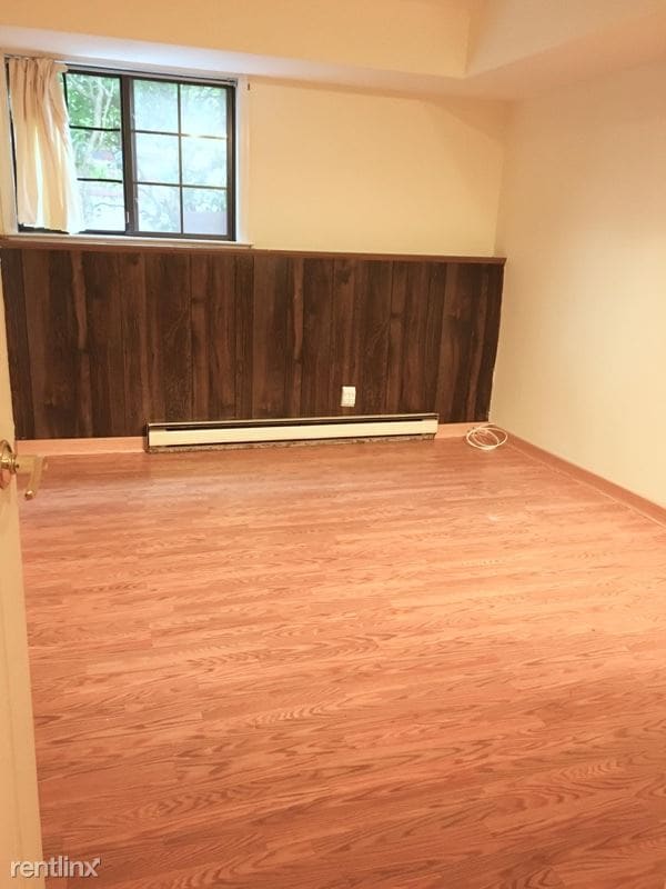 Building Photo - 202 Soundview Ave
