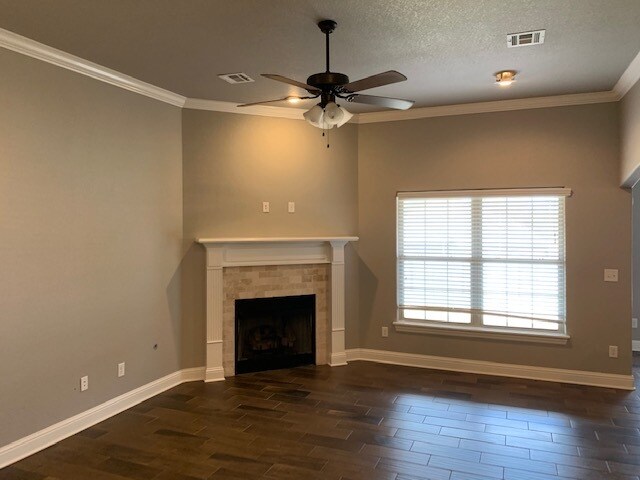 Building Photo - 2050 Eagle Dr