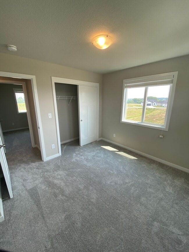 Building Photo - Newer Build Home in Beautiful Norwalk! HUG...
