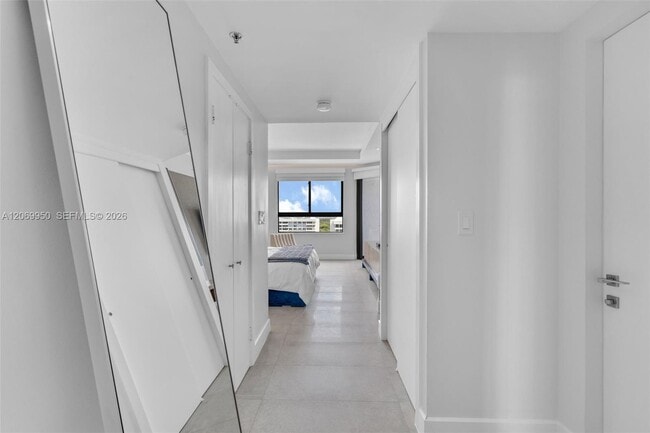 Building Photo - 251 Crandon Blvd
