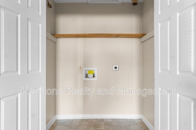 Building Photo - 308 Thompsonville Ln