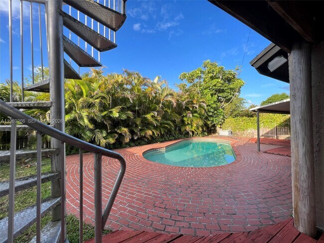 Building Photo - 7512 SW 95th Pl