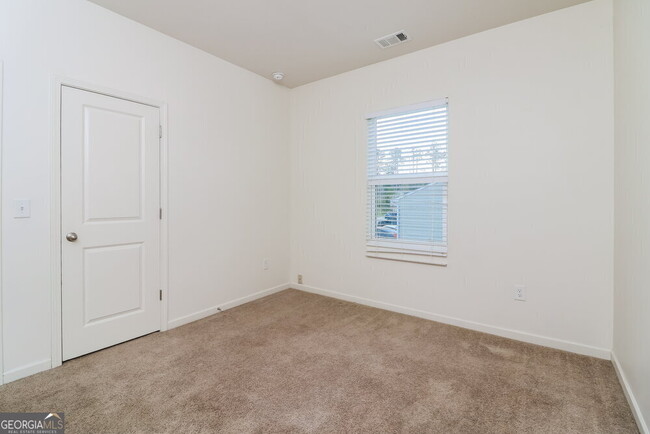 Building Photo - 7261 Lacey Dr