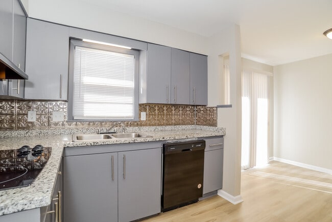 Building Photo - Adorable 3 Bedroom Ranch