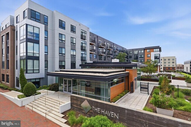 Building Photo - 145 Riverhaven Dr