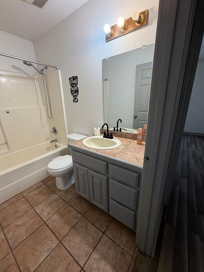 Building Photo - 4515 Monty Dr