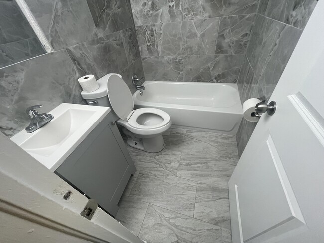 Building Photo - 768 Orchid Dr