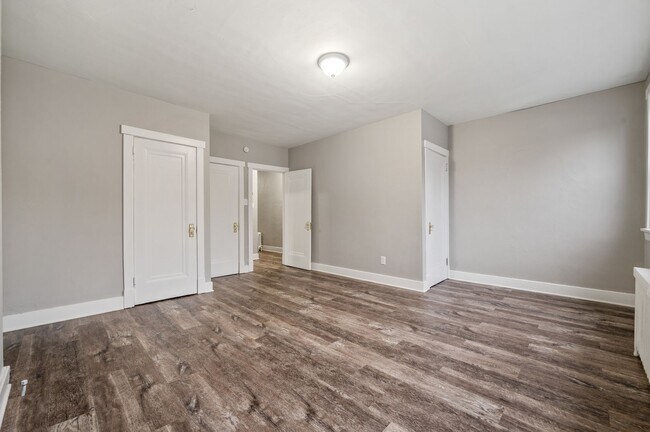 Building Photo - 101-103 E Agnew Avenue