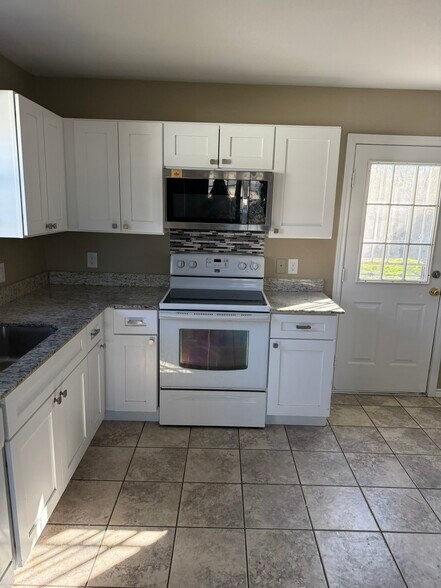 Building Photo - 2907 Dalton St