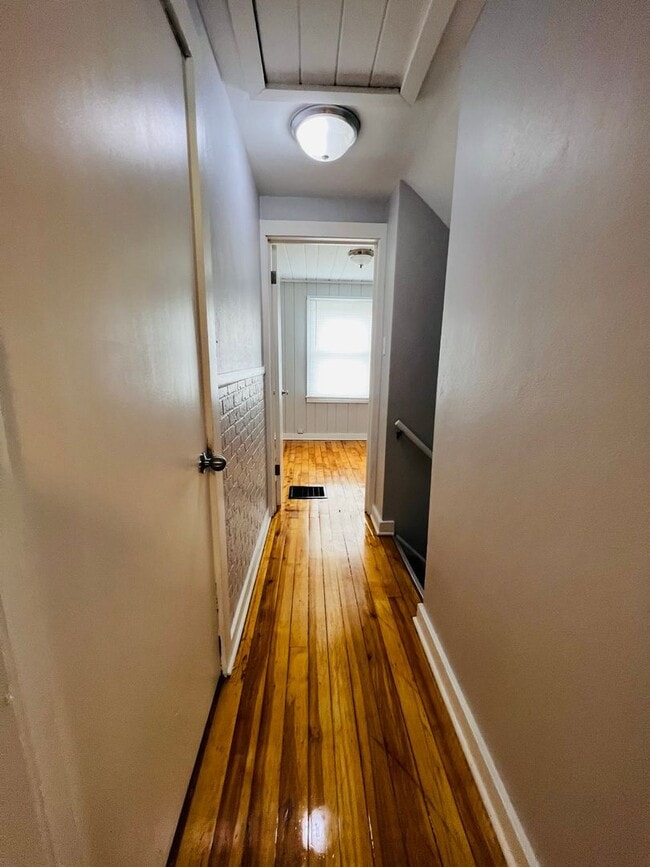 Building Photo - Gorgeous 3 Bedroom Single Family Home!