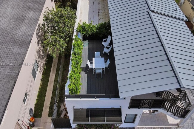 Building Photo - 243 NW 57th Ave