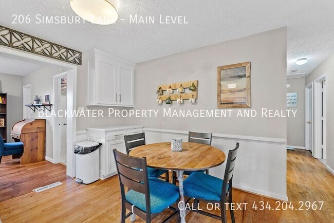 Building Photo - 206 Simsbury Ln