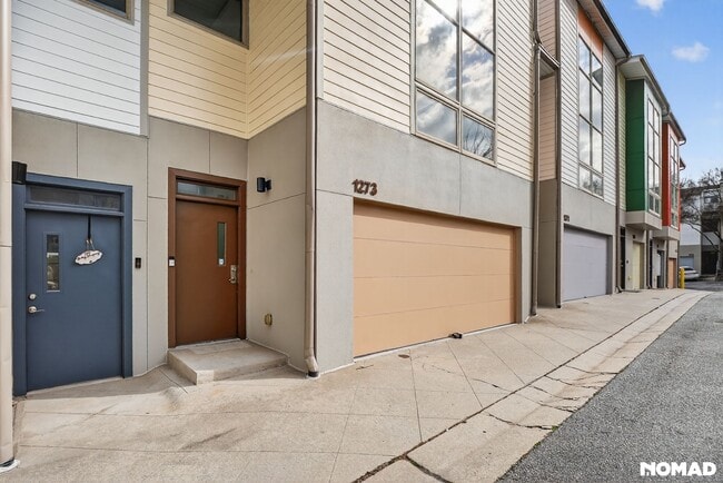 Building Photo - 1273 MacKintosh pknw