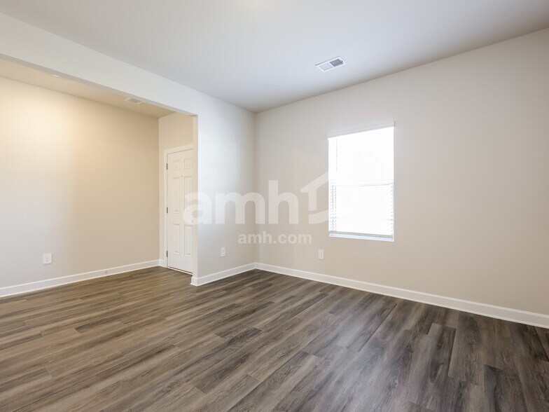 Building Photo - 1088 Appalachian Dr