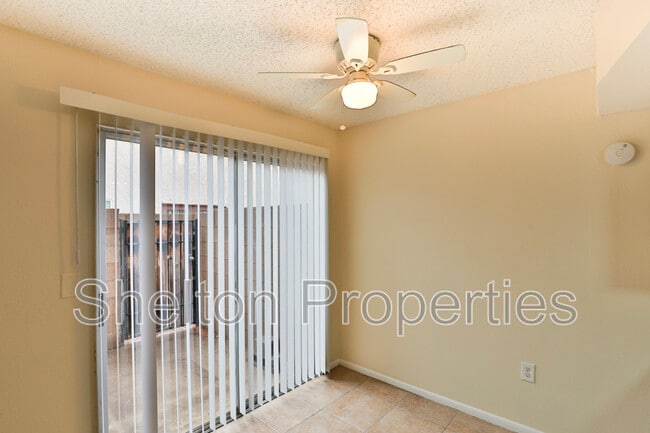 Building Photo - 860 E Brown Rd