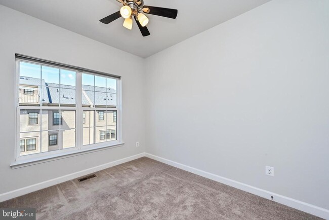 Building Photo - 4388 Fair Lakes Ct