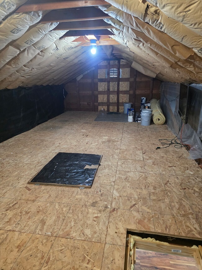 Building Photo - 1305 Woodland Ave