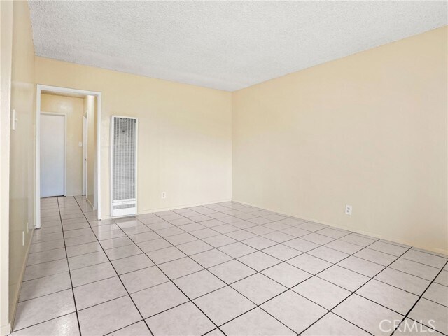 Building Photo - 9918 Ramona St