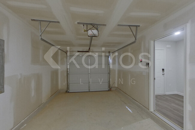 Building Photo - 371 Ironwood Ct