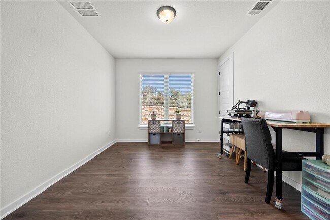 Building Photo - 116 Charro Ct