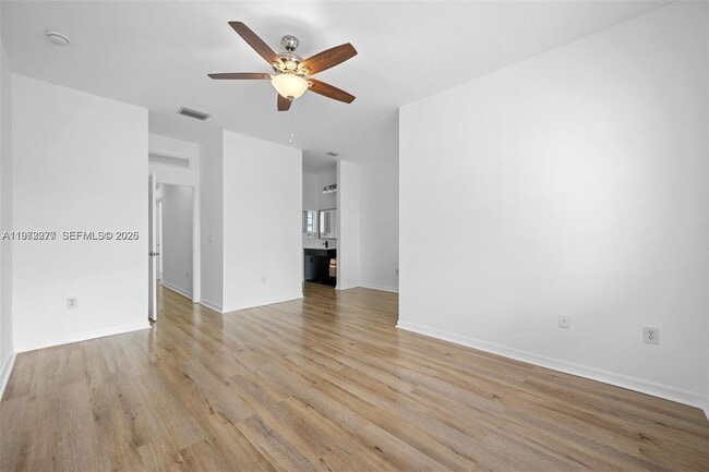 Building Photo - 3019 NW 30th Ave