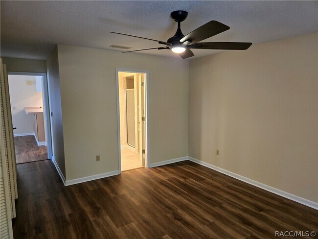 Building Photo - 79 Chinaberry Cir