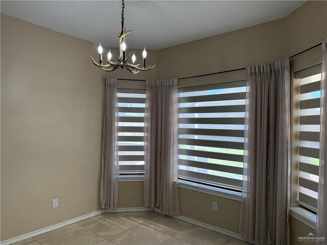 Building Photo - 35 Wisteria Dr