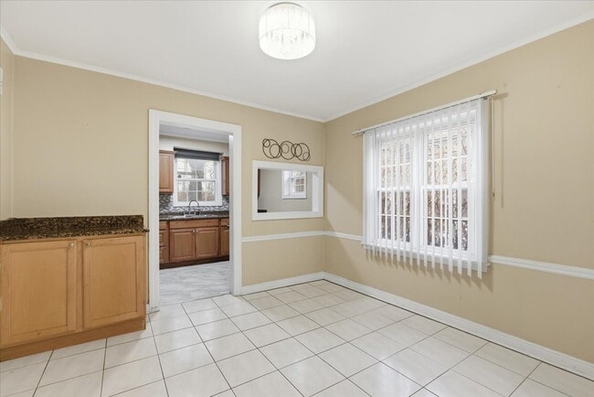 Building Photo - 6415 Drake Ave