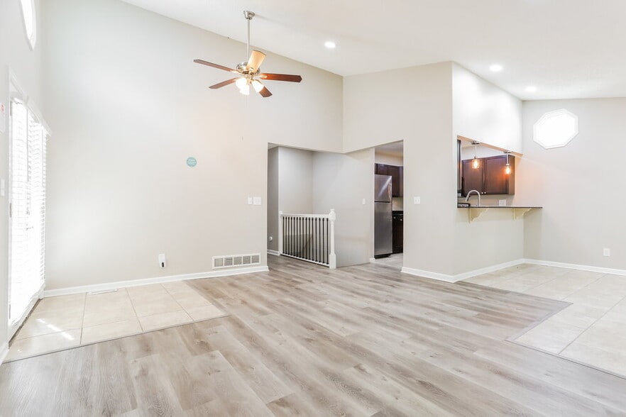 Building Photo - 19690 E Bates Dr