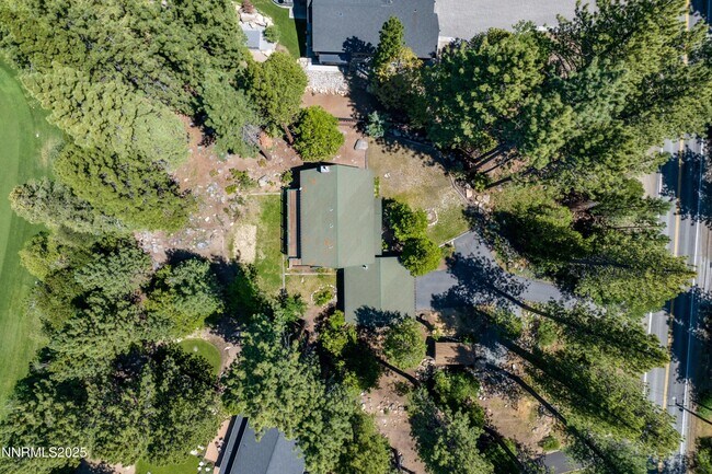 Building Photo - 445 Country Club Dr