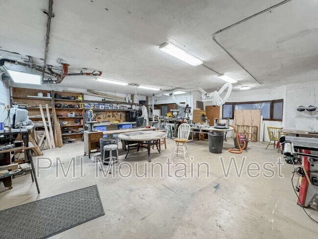 Building Photo - 171 E 3rd Ave