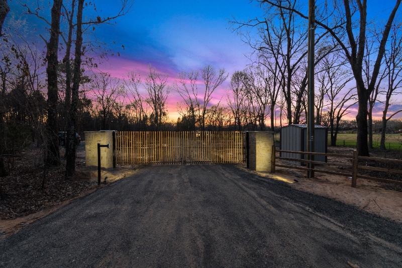 Building Photo - 6801 FM 1616