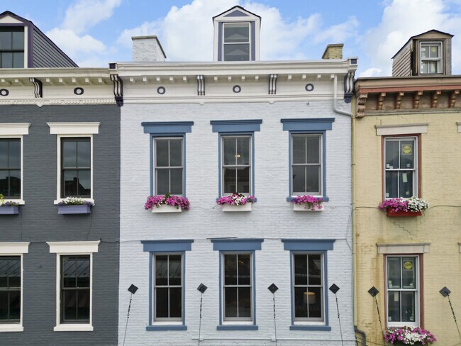 Building Photo - 122 W Elder St