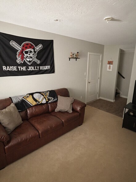 Building Photo - 680 Freedom Dr