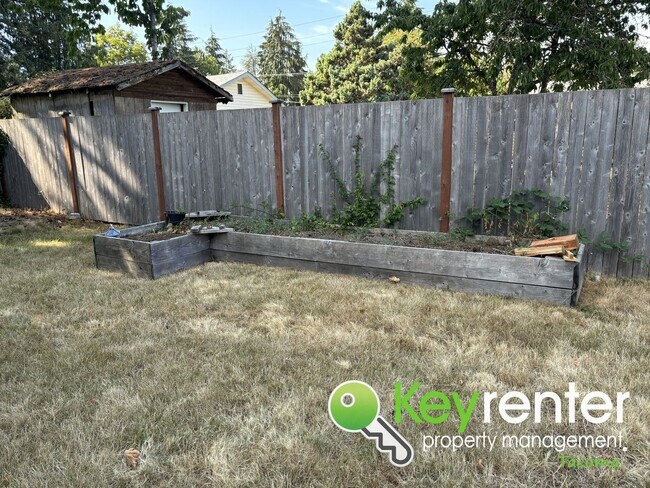 Building Photo - Beautiful 4-Bedroom Rambler in a Desirable...