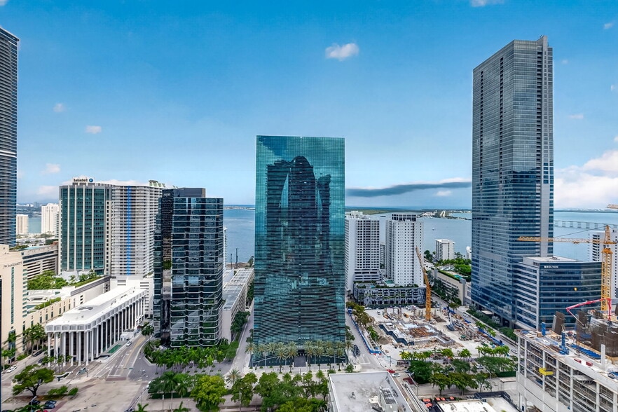 Views of city and bay - 1300 S Miami Ave