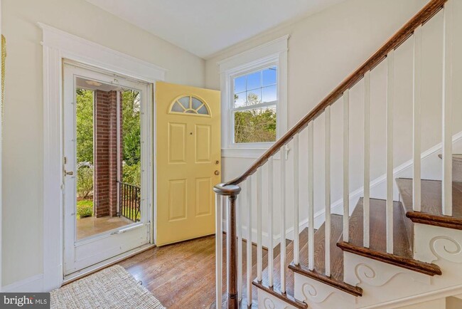 Building Photo - 5923 33rd St NW