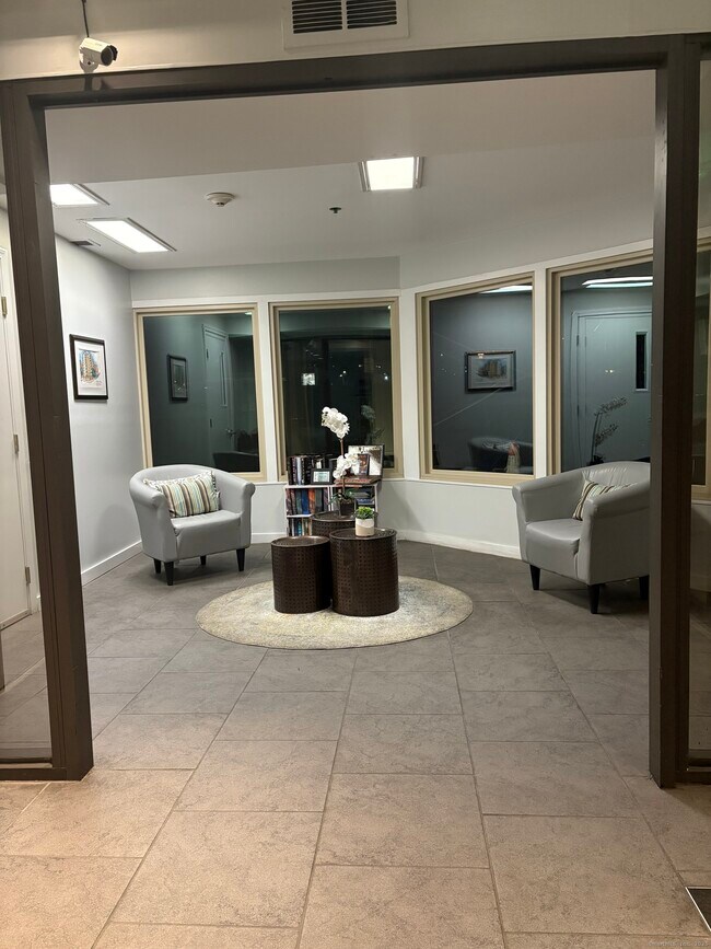 Building Photo - 104 North St