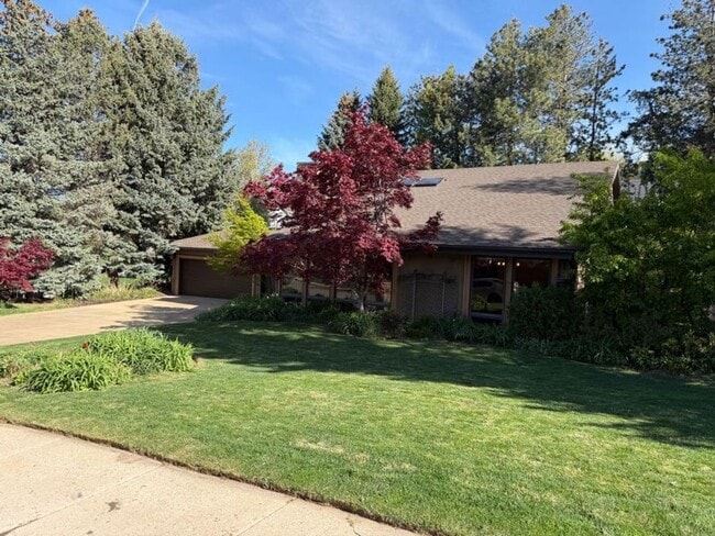 Building Photo - Beautiful Bountiful Home Near Temple & Mueller Park – Prime Location