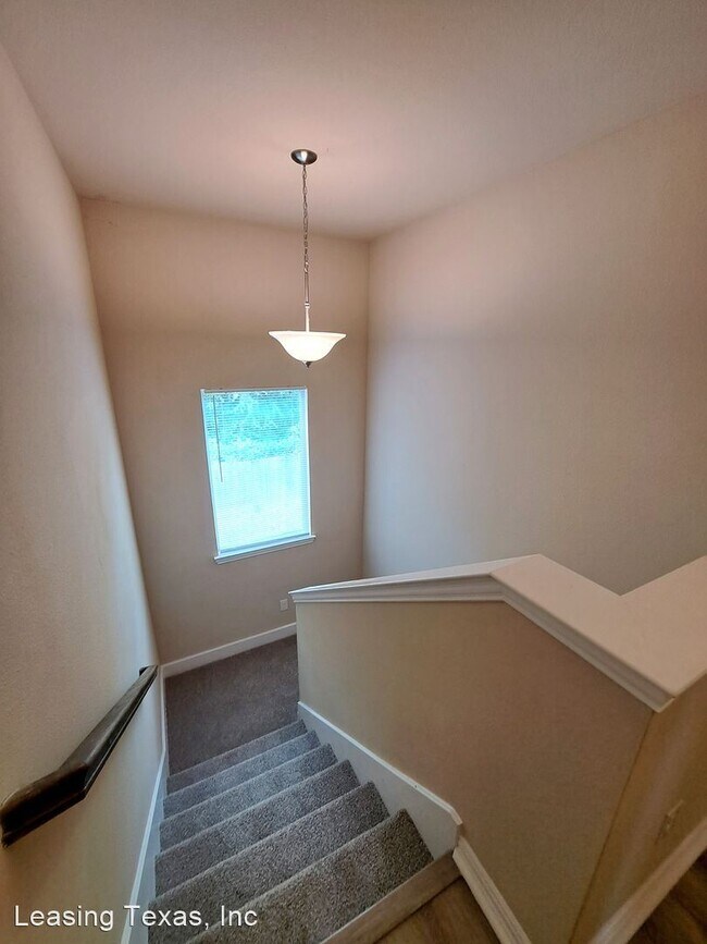 Building Photo - 3 br, 2.5 bath House - 749 River Hill Ln.