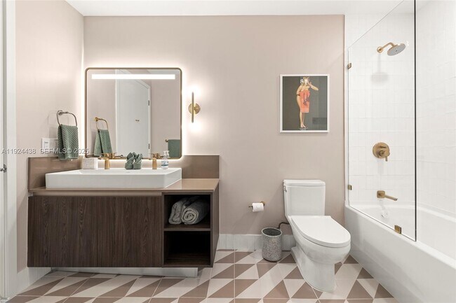 Building Photo - 159 NE 6th St