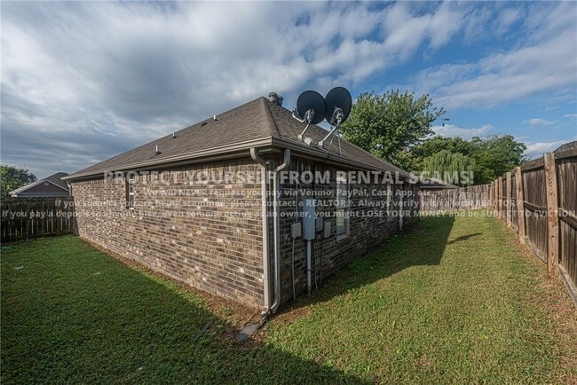 Building Photo - 2280 Bunker Ln