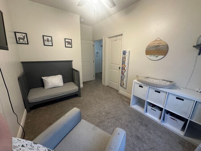 Building Photo - 896 S 110 W