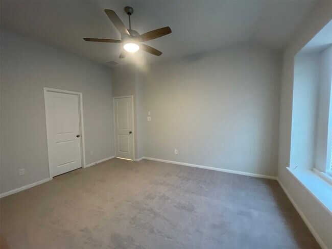 Building Photo - 12614 White Pelican Ct