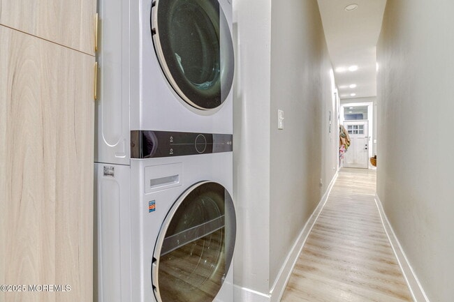 Building Photo - 308 7th Ave