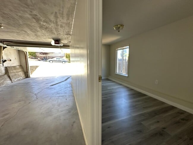 Building Photo - 346 Rolling Hills Ave