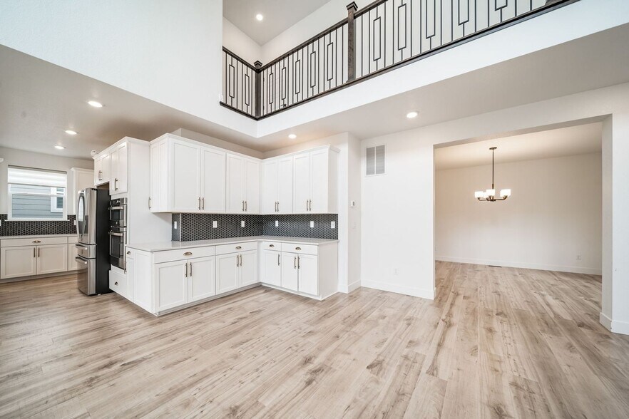 Building Photo - 16596 Dry Cp Dr